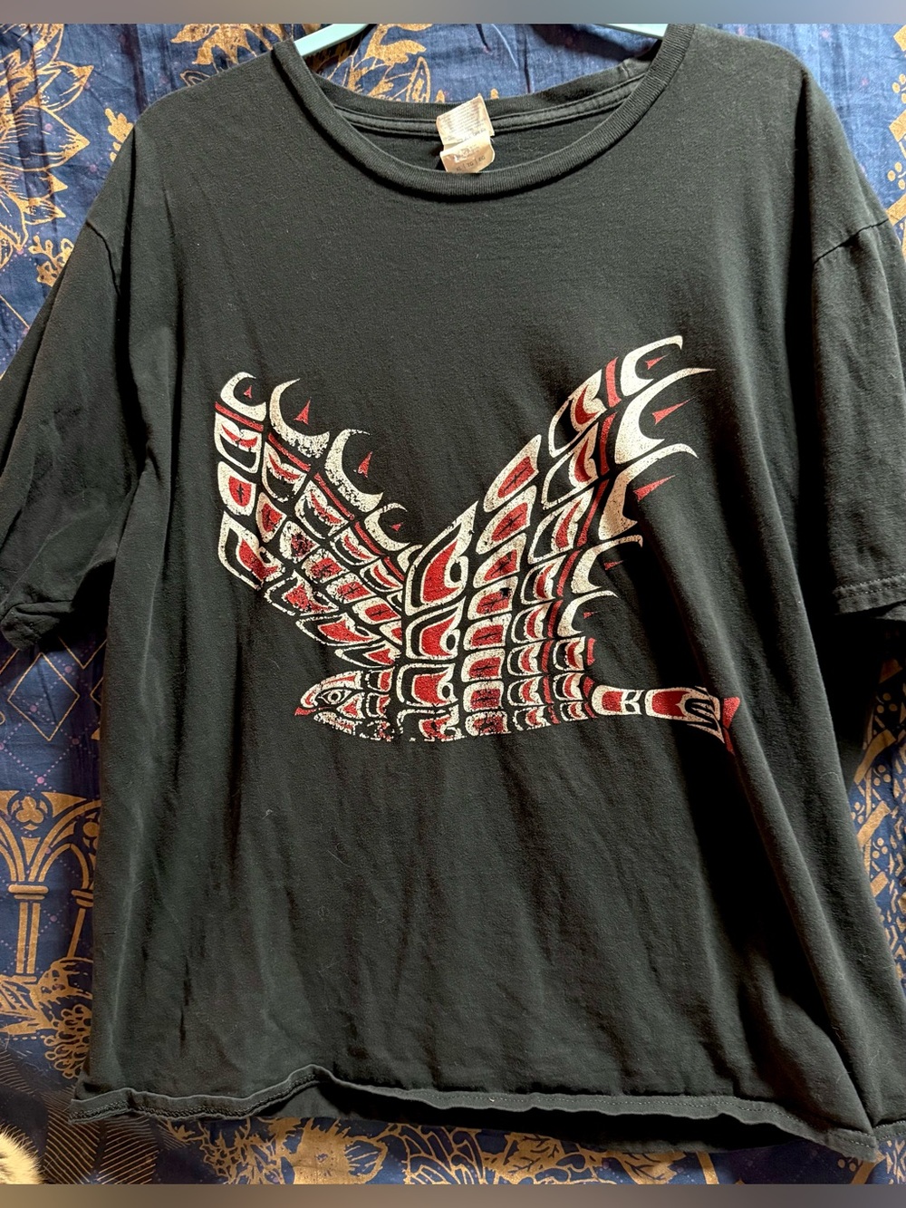Vintage Distressed Pacific Northwest Red Tail Hawk T-shirt Size XL